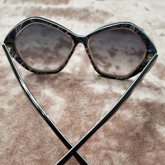 Women sunglasses - Picture 2 of 2